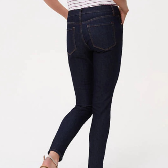 Loft Modern Skinny Jeans in Dark Wash - 0/25R - Picture 2 of 4